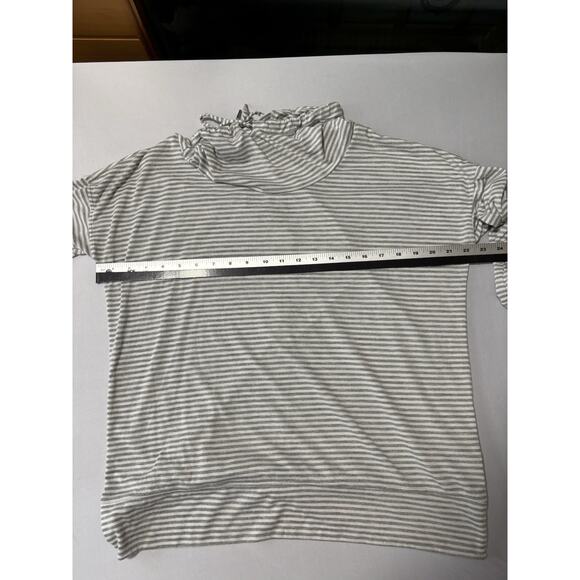 Calvin Klein Performance Lightweight Women's L Gray Striped Pullover Athleisure - Picture 5 of 7